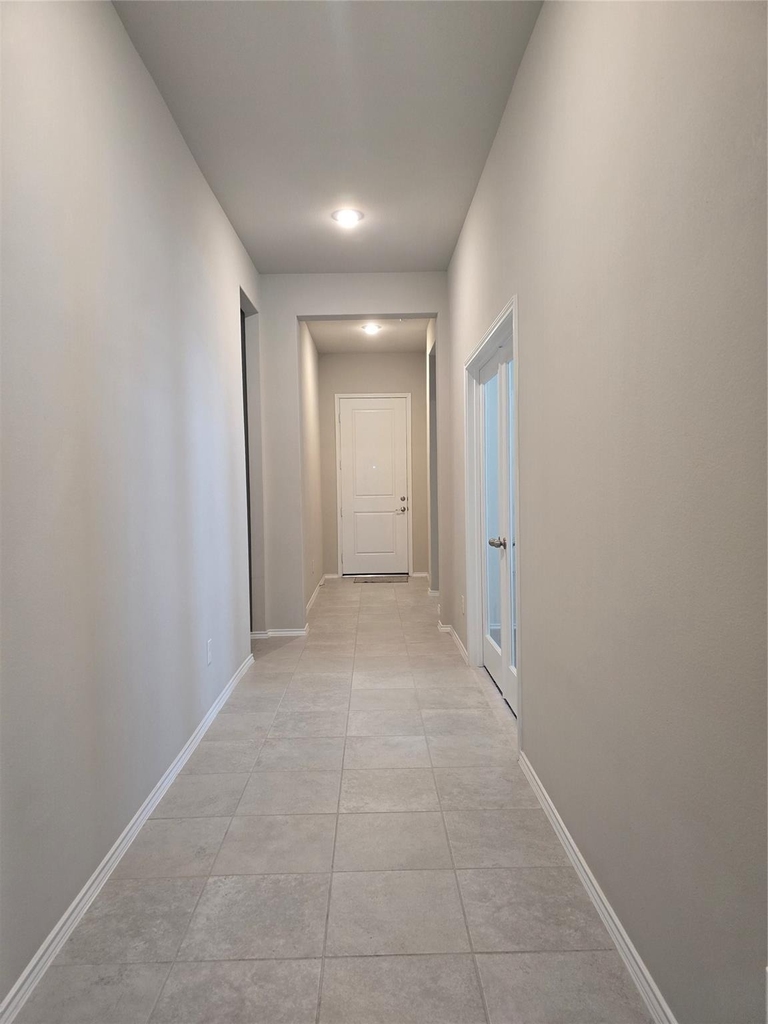 8711 Fox Trail Drive - Photo 4