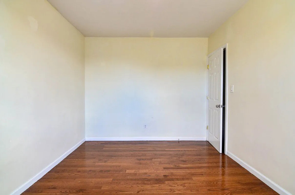 41-45 52nd Street - Photo 3