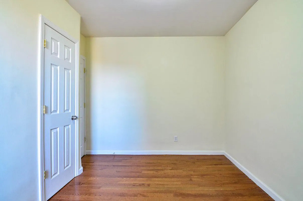 41-45 52nd Street - Photo 2