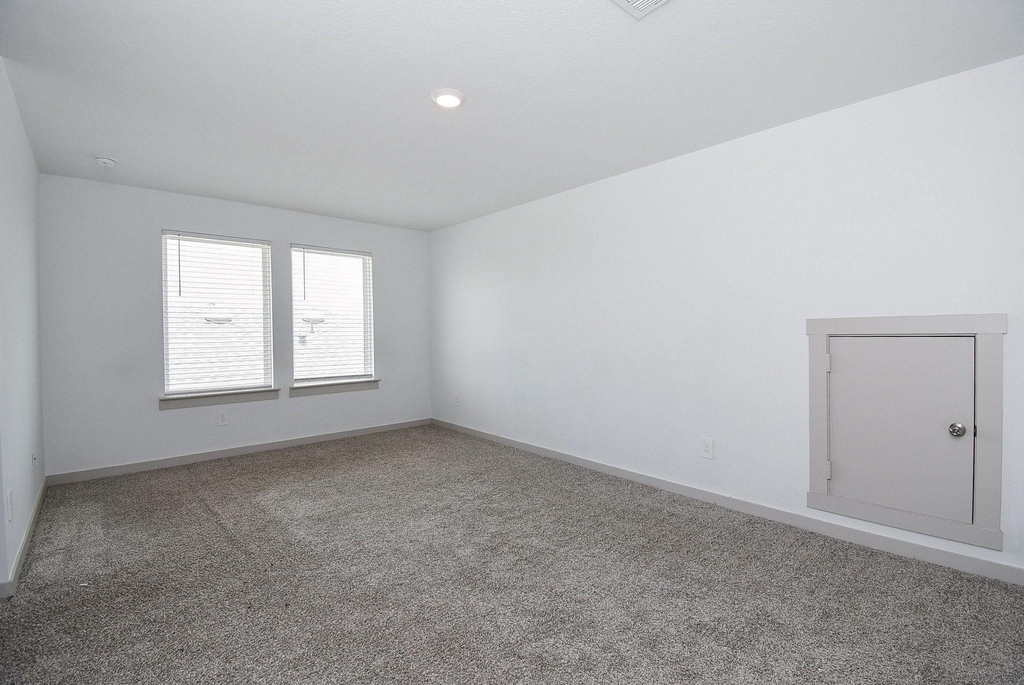 8030 Milam Lane - Photo 11