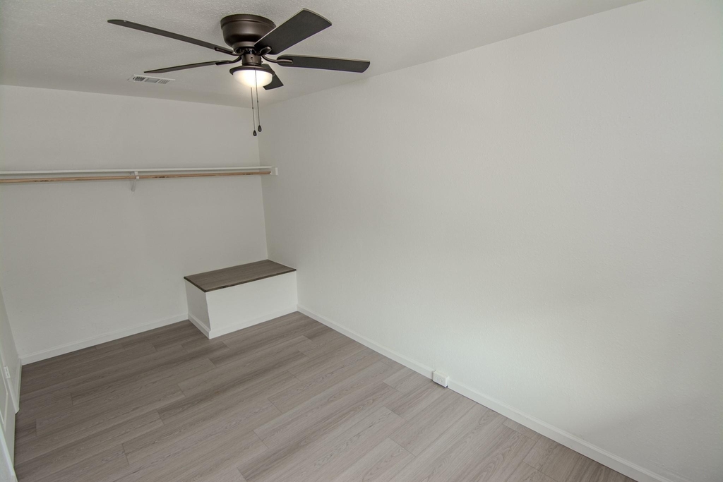7867 Hamlet Street - Photo 9