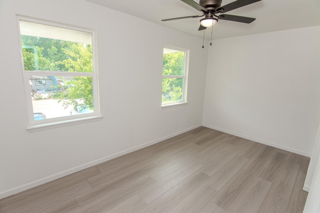 7867 Hamlet Street - Photo 11