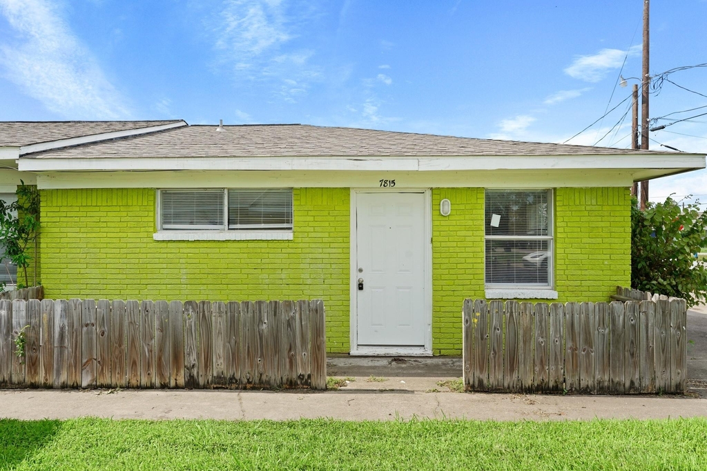 7815 Glass Street - Photo 0