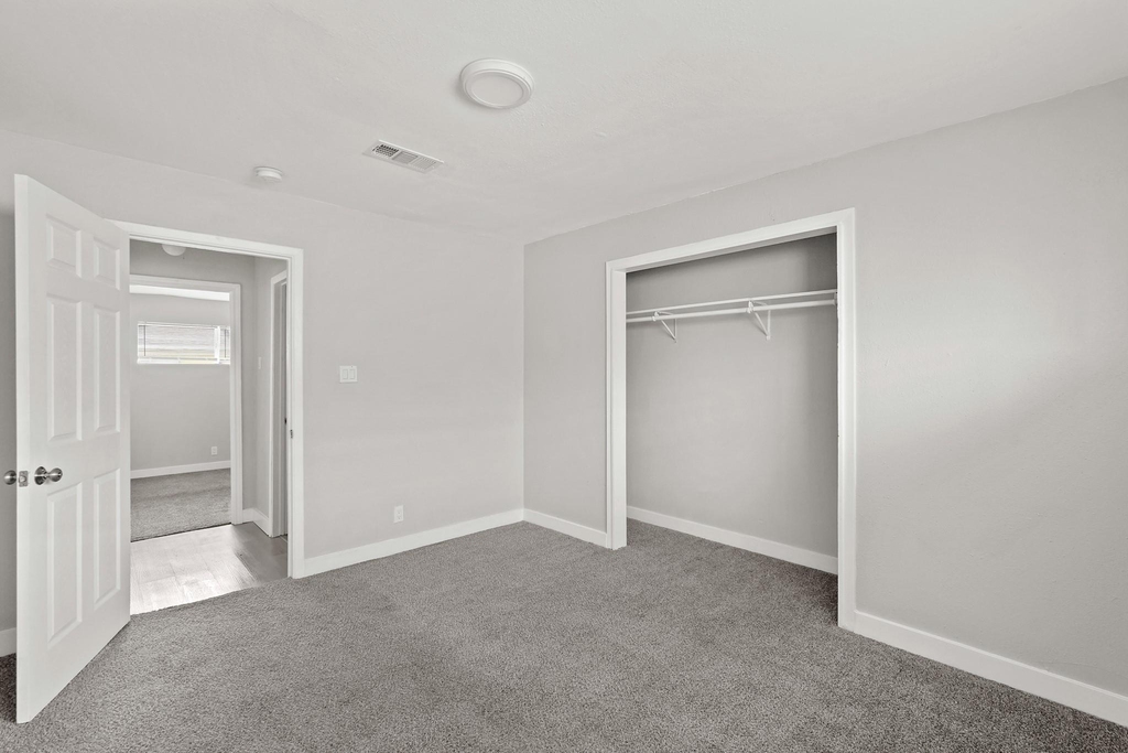 7815 Glass Street - Photo 6