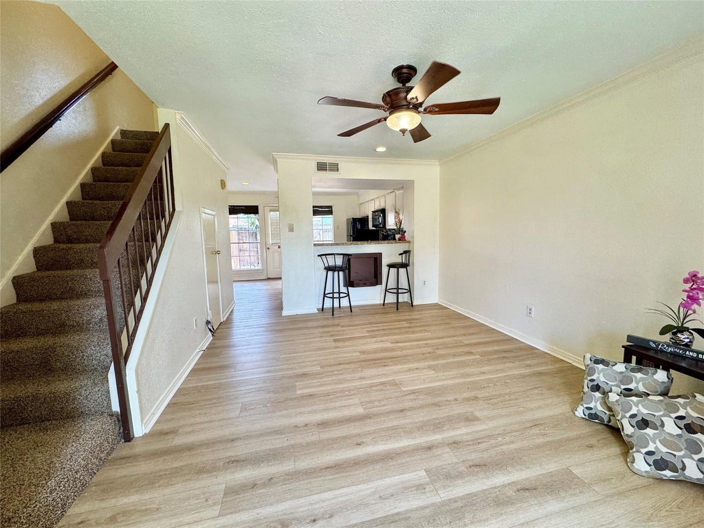 2002 Gentryside Drive - Photo 2