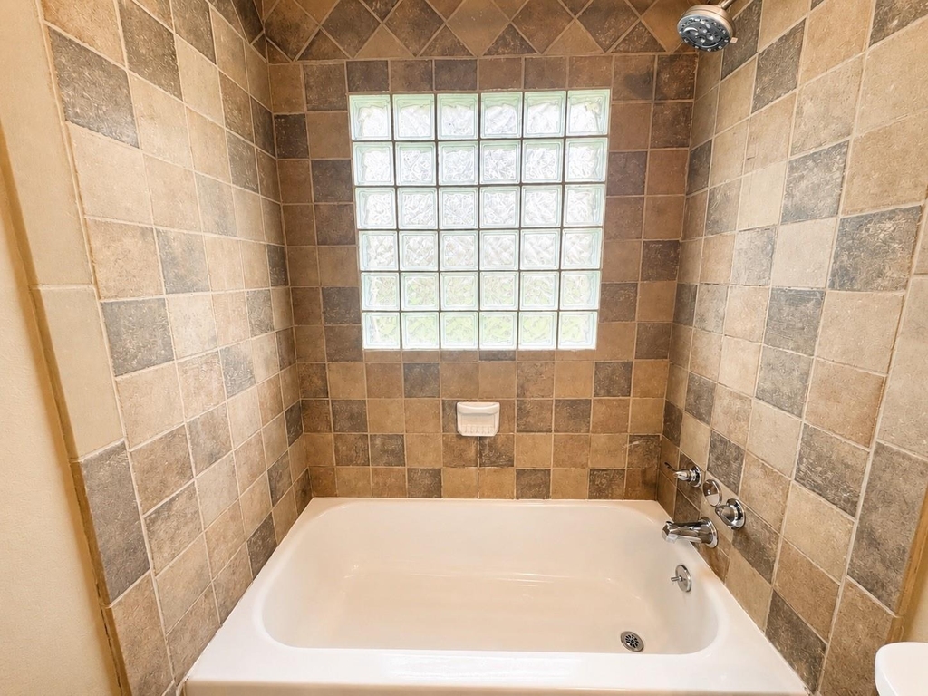6605 Westview Drive - Photo 10