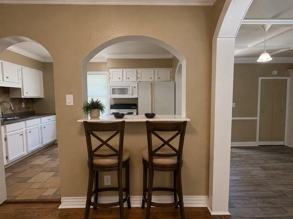 6605 Westview Drive - Photo 3