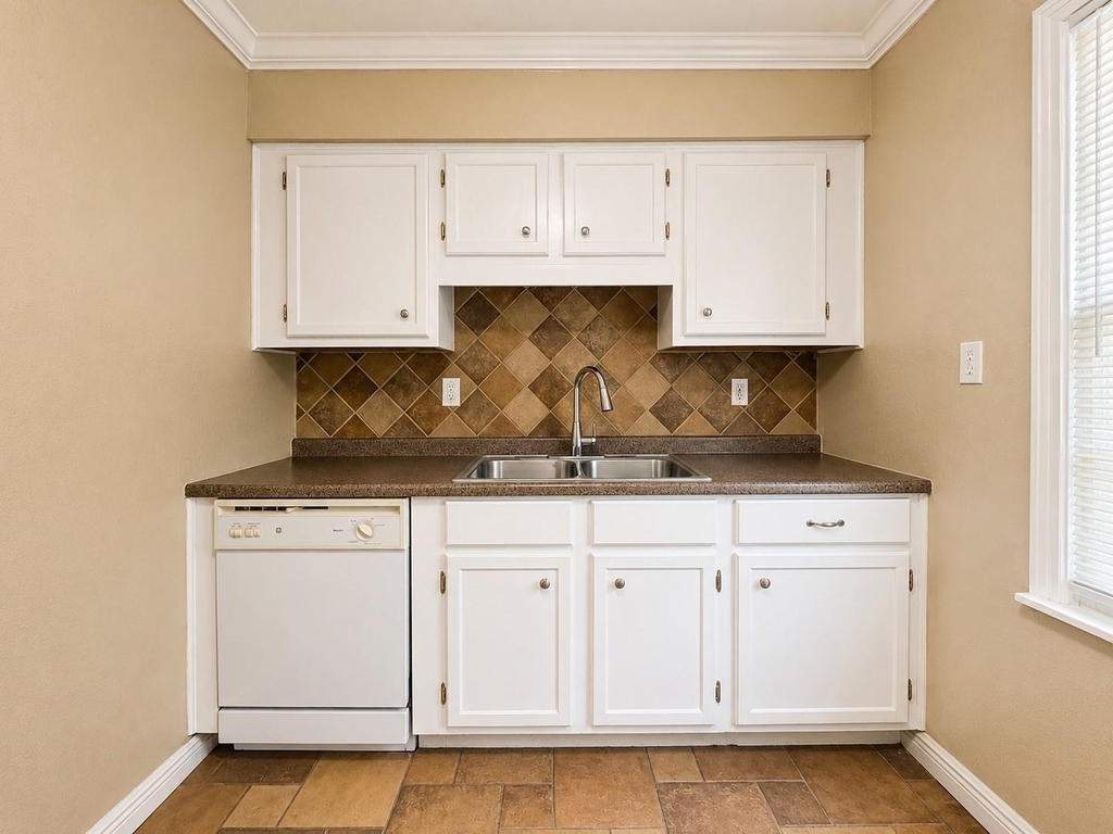 6605 Westview Drive - Photo 5