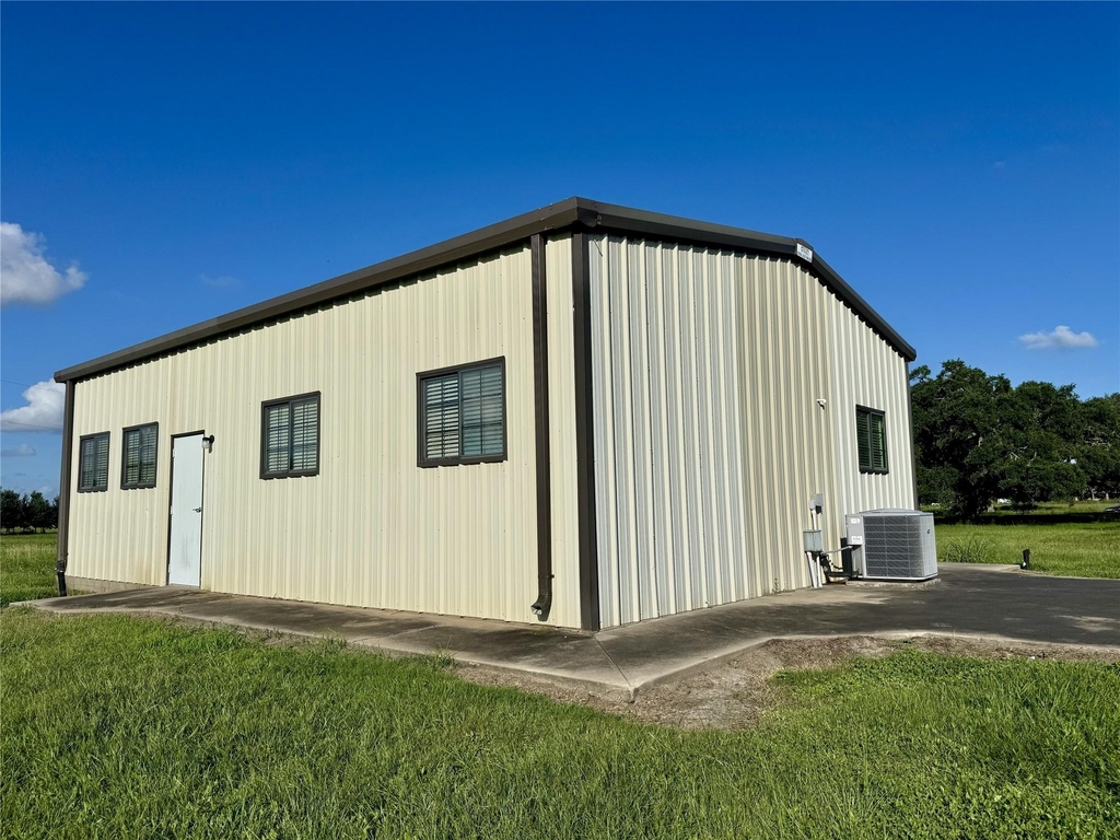 18635 Fm 442 Road - Photo 0