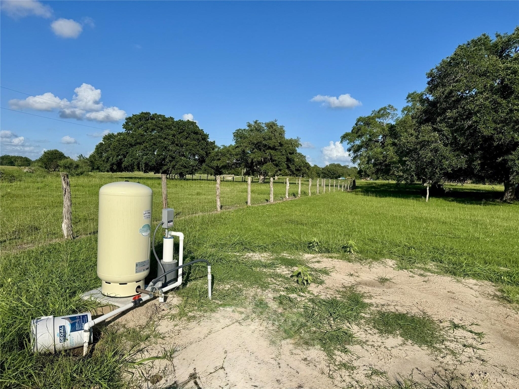 18635 Fm 442 Road - Photo 4