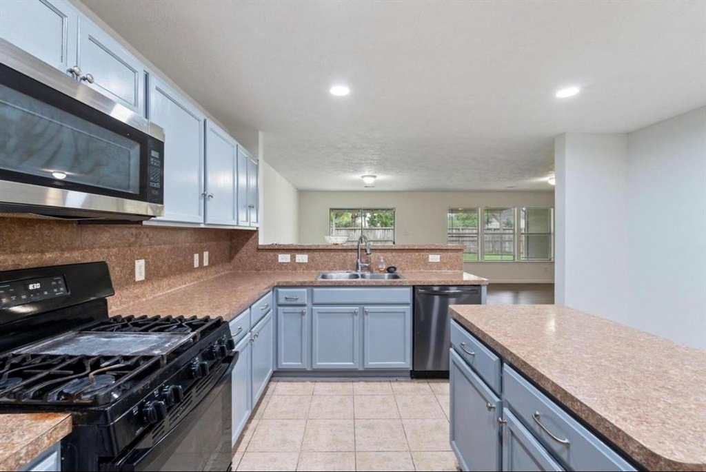 16119 Peach Bluff Lane - Photo 4