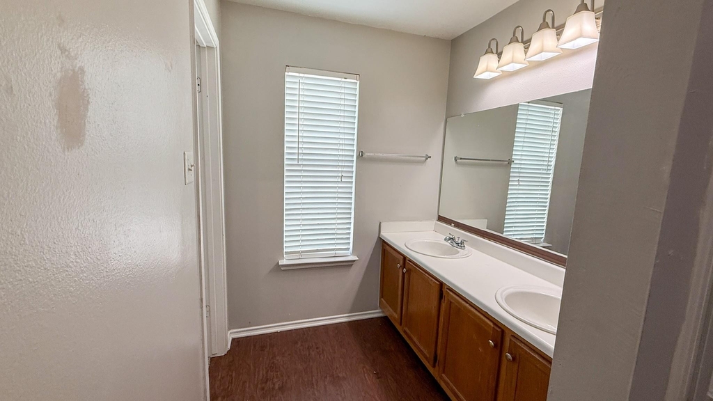 503 Willow West Drive - Photo 12