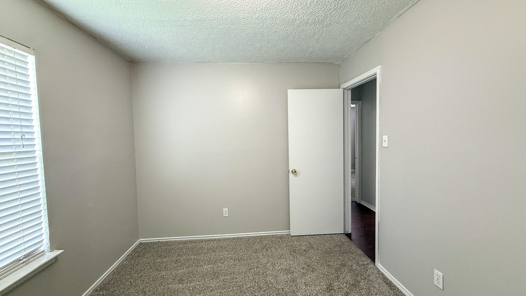 503 Willow West Drive - Photo 15