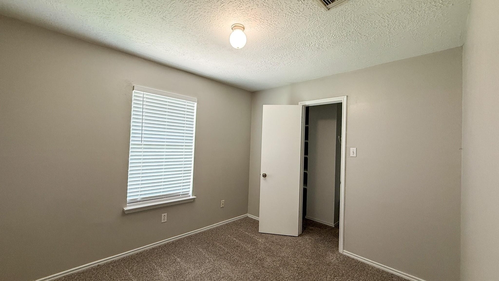 503 Willow West Drive - Photo 16