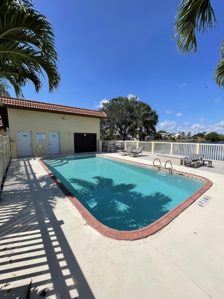 613 Manatee Drive - Photo 32