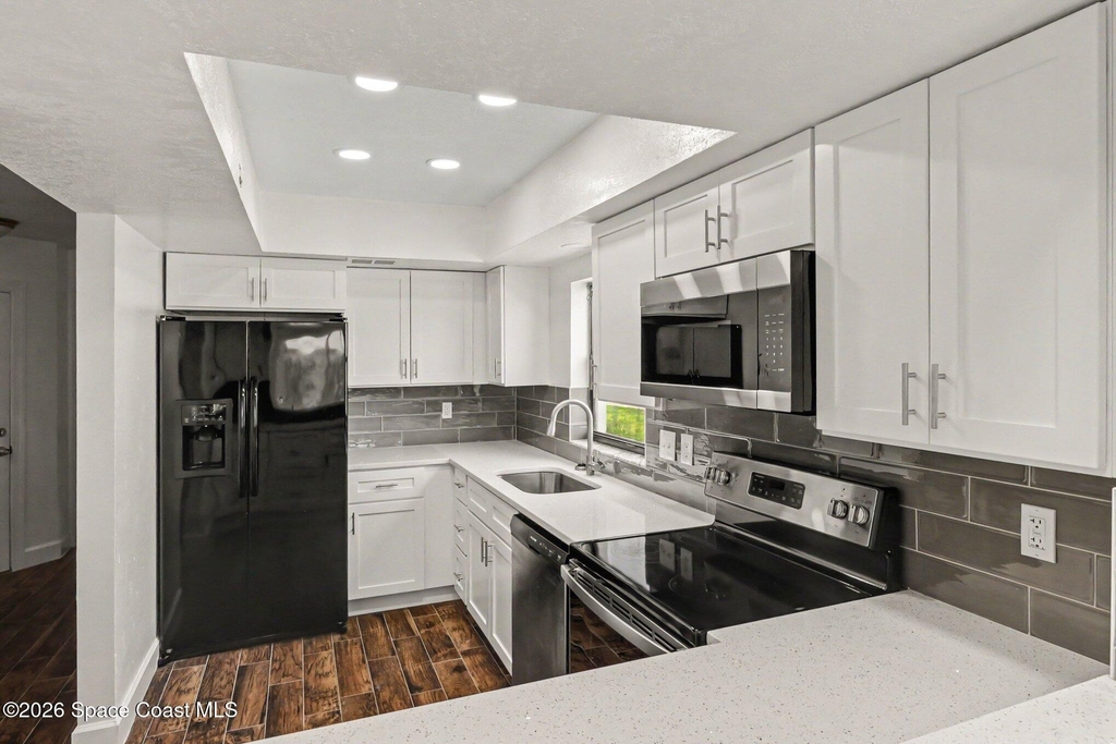 2177 Stewart Road - Photo 8