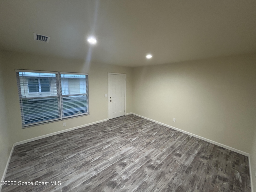 101 Lagrange Avenue - Photo 5