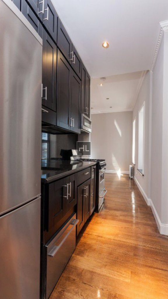 West 53 Street - Photo 4