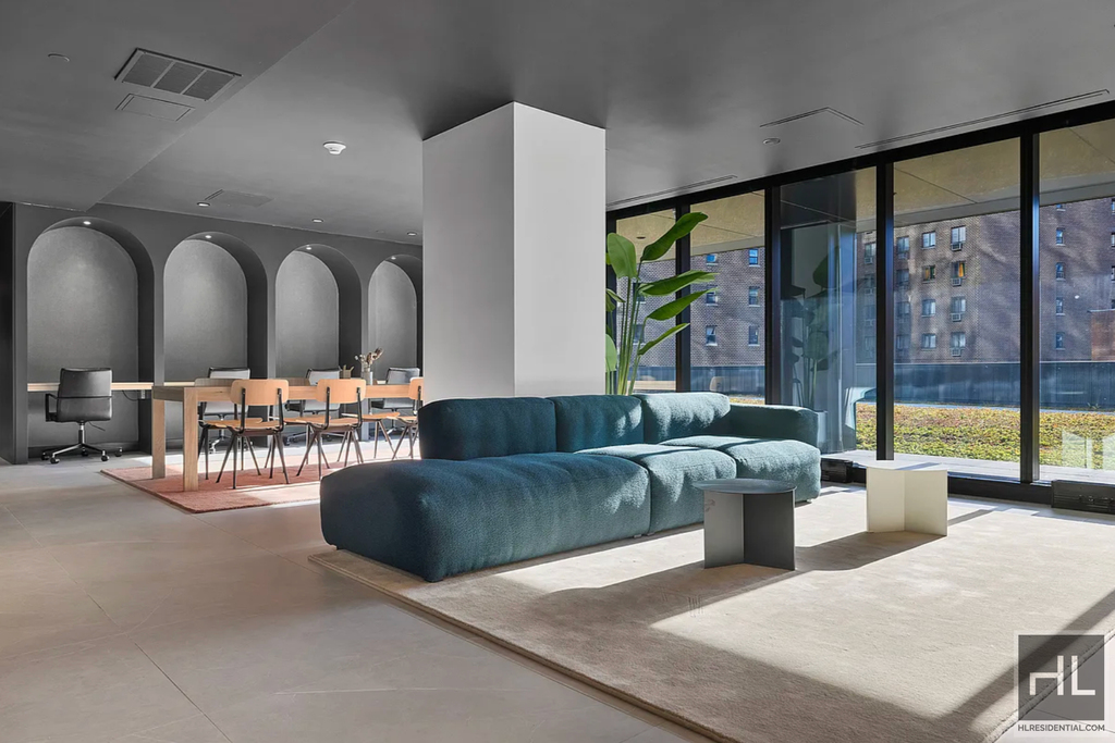 East 44th Street - Photo 11