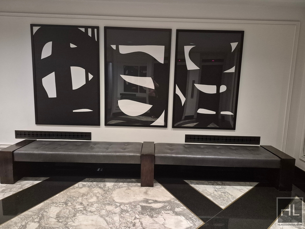 Fifth Avenue - Photo 1