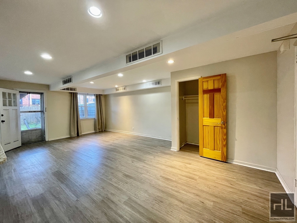 Eliot Avenue - Photo 1