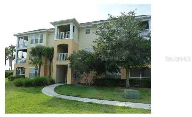 9401 Crescent Loop Circle - Photo 0