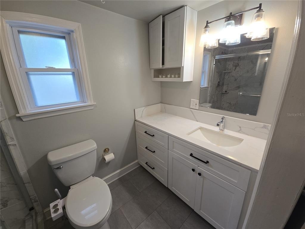 1001 W Beacon Avenue - Photo 5