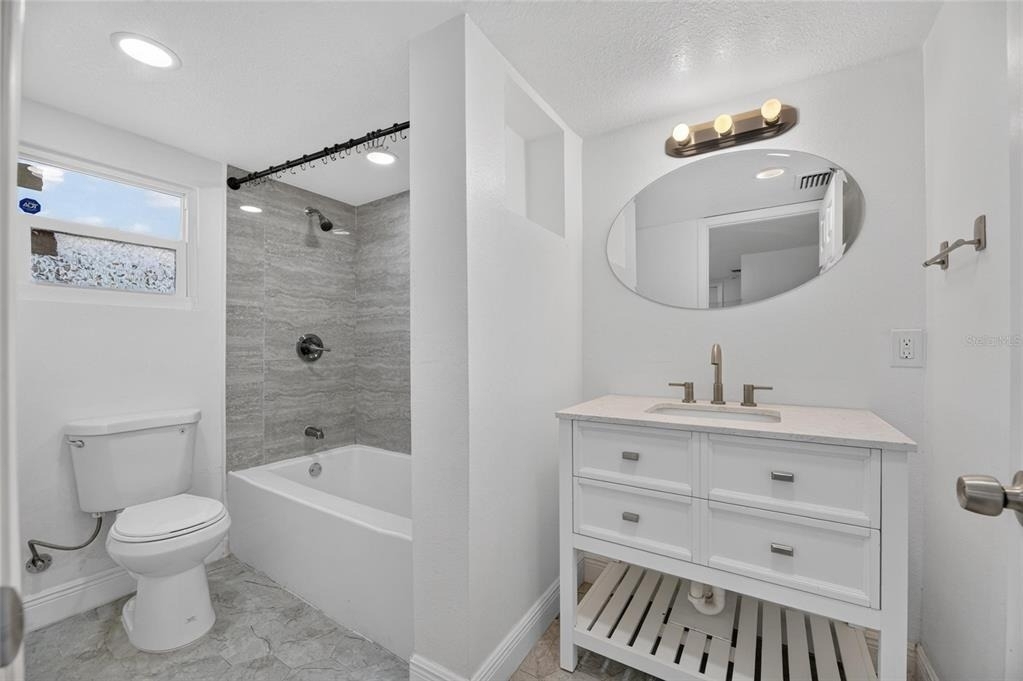 10004 N 25th Street - Photo 2
