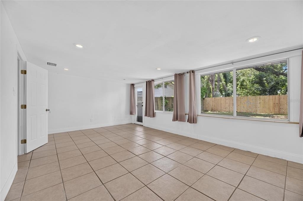 1005 E Flora Street - Photo 52