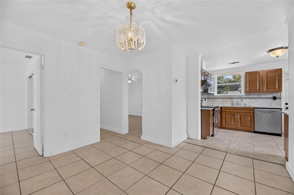 1005 E Flora Street - Photo 12
