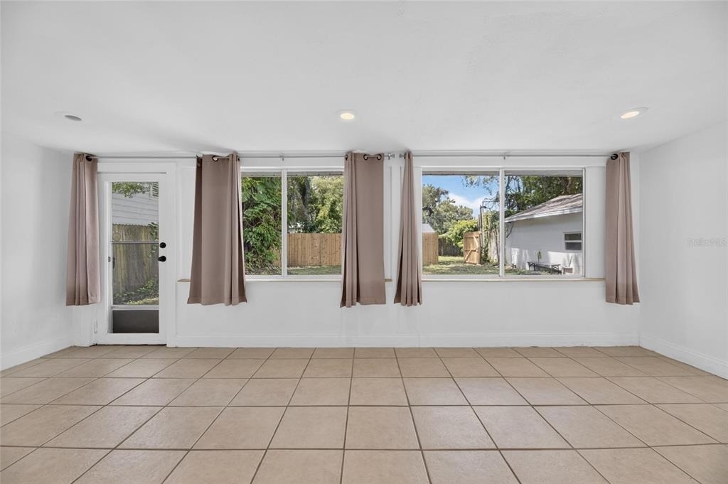 1005 E Flora Street - Photo 35