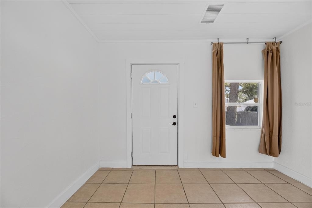 1005 E Flora Street - Photo 5