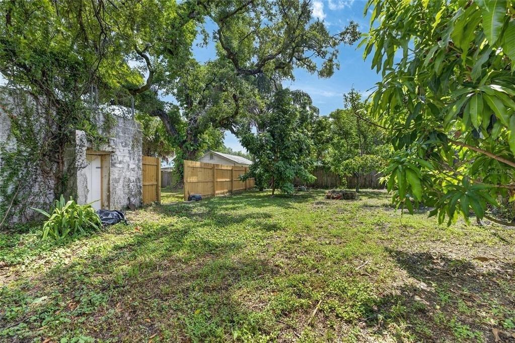 1005 E Flora Street - Photo 42