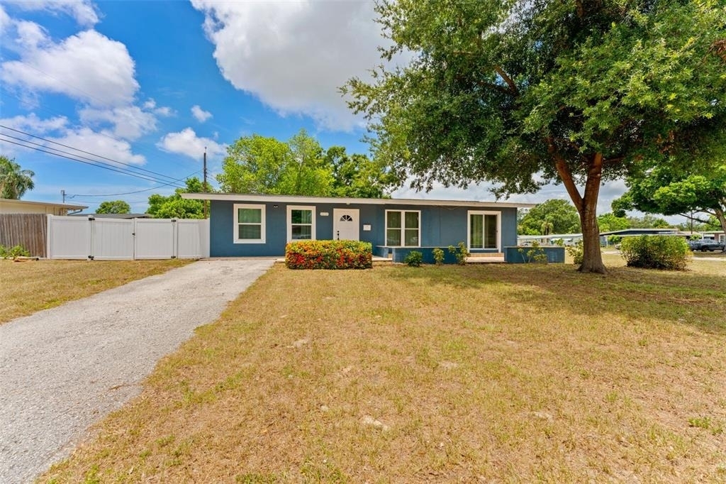 3230 51st Street N - Photo 1