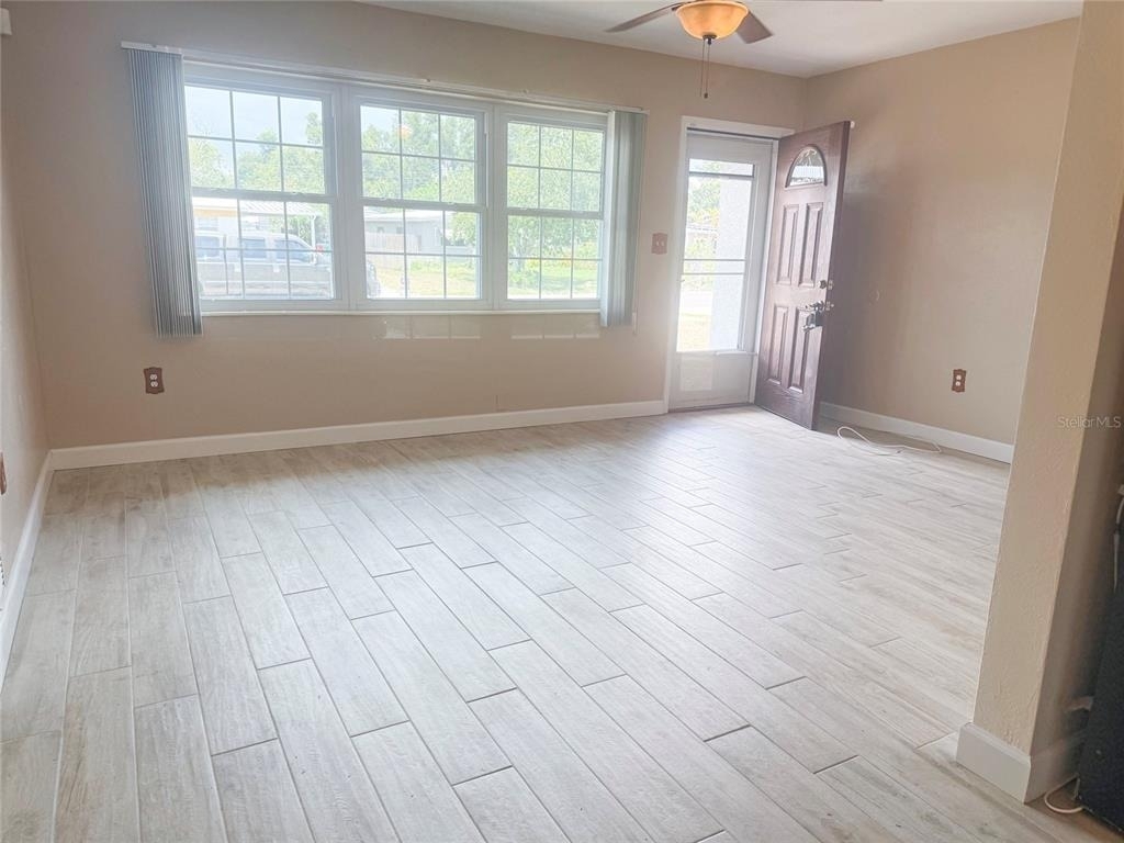 8916 Narcissus Avenue - Photo 4