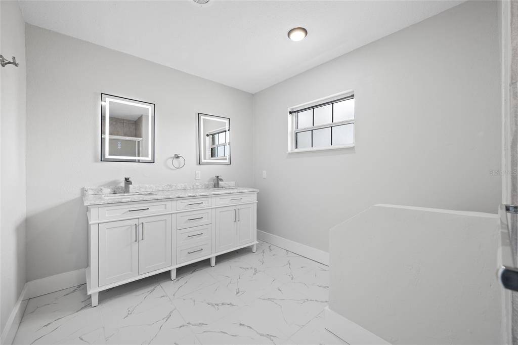 5056 42nd Street S - Photo 37