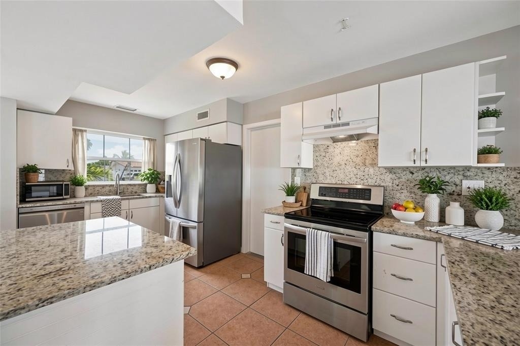 5056 42nd Street S - Photo 8