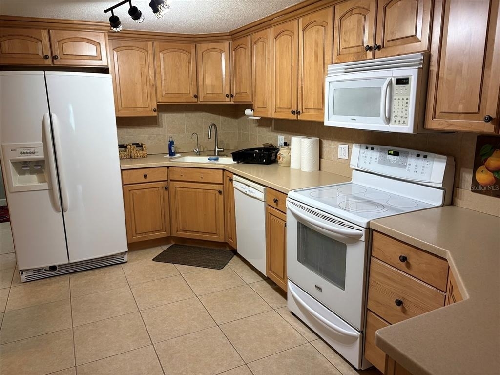 1010 Osprey Court - Photo 9
