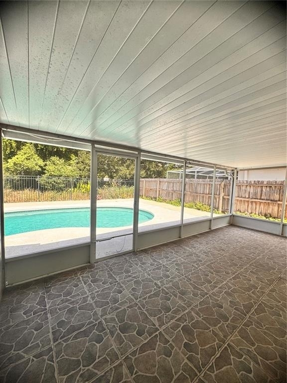 2070 Sarah Louise Drive - Photo 32
