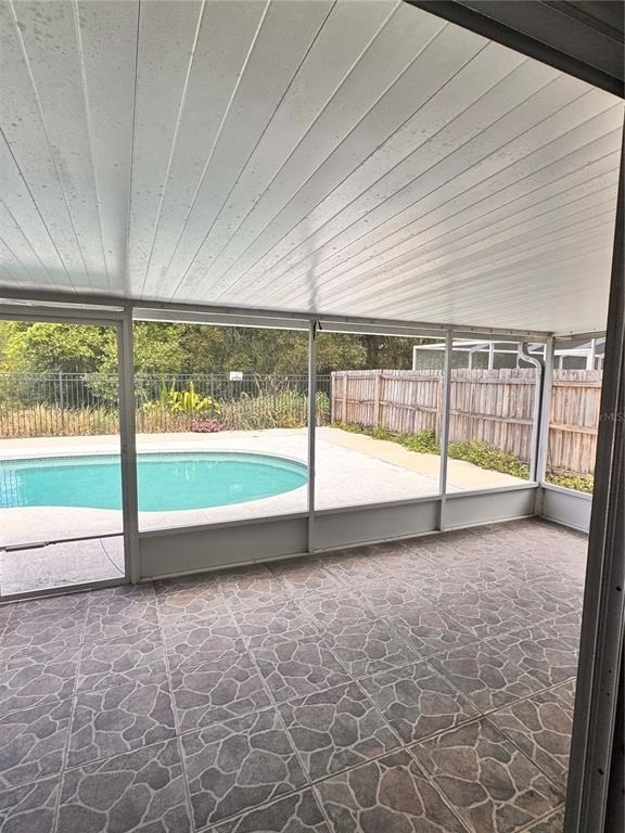2070 Sarah Louise Drive - Photo 33