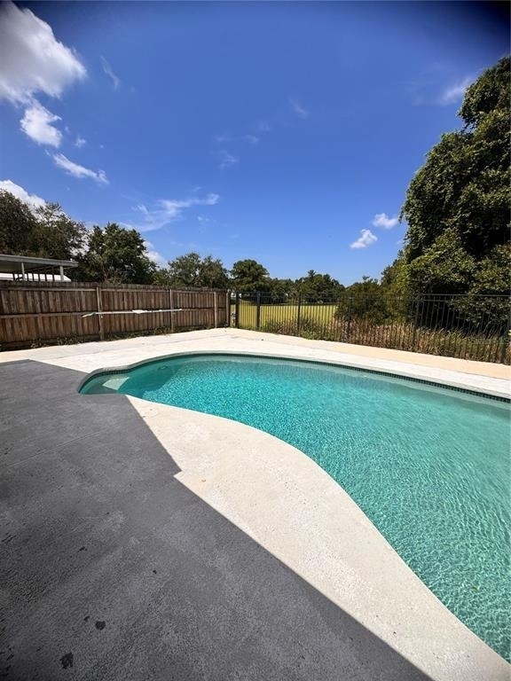 2070 Sarah Louise Drive - Photo 39