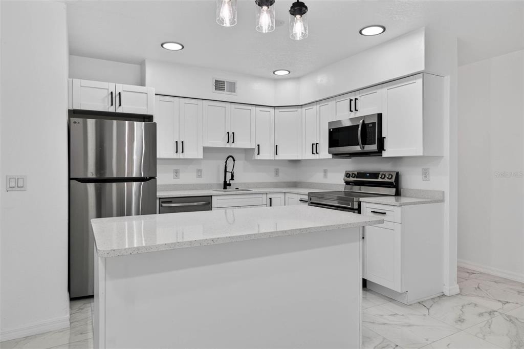 2801 45th Street S - Photo 2