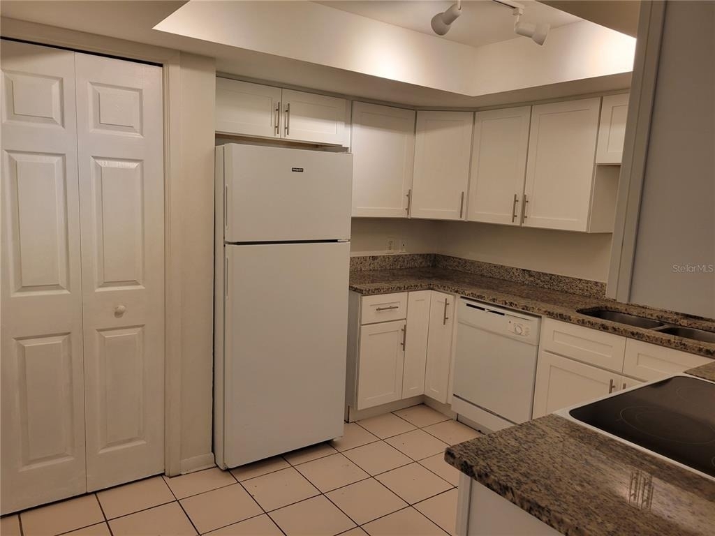 1508 N Saturn Avenue - Photo 4