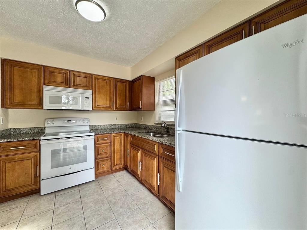 10015 N Aster Avenue - Photo 11