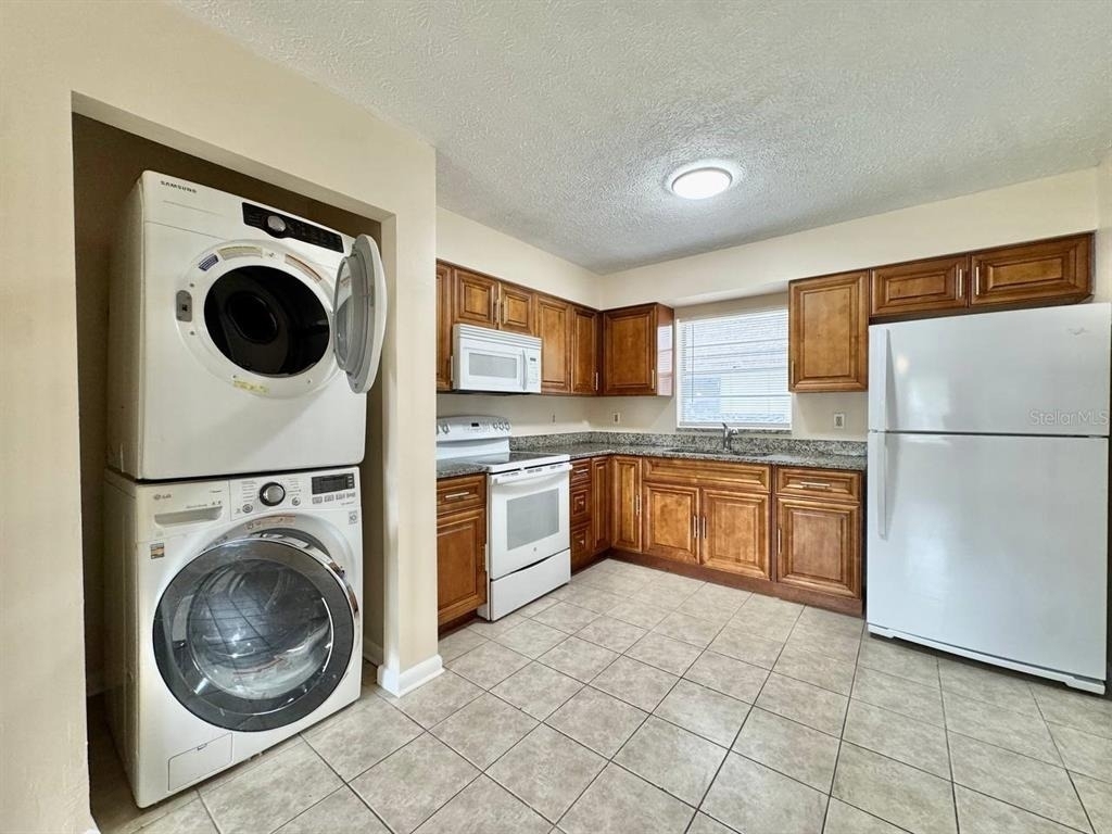 10015 N Aster Avenue - Photo 7