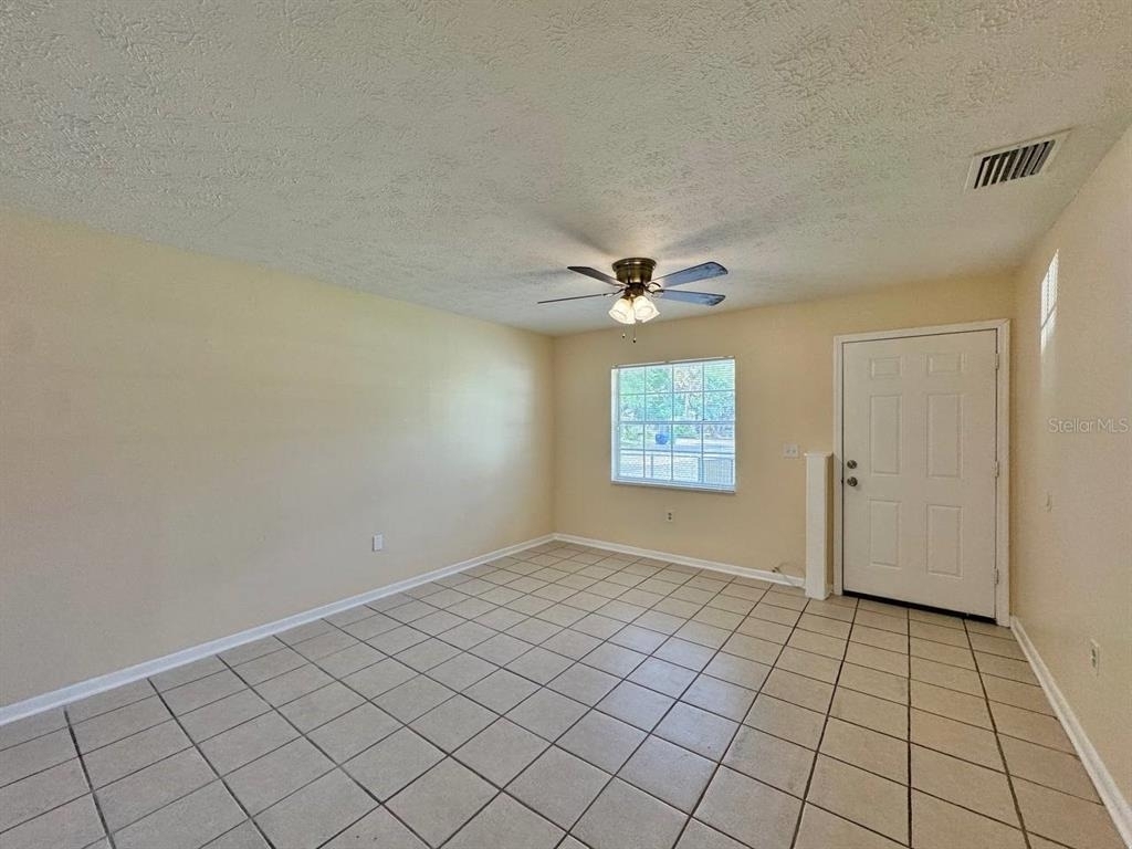 10015 N Aster Avenue - Photo 4