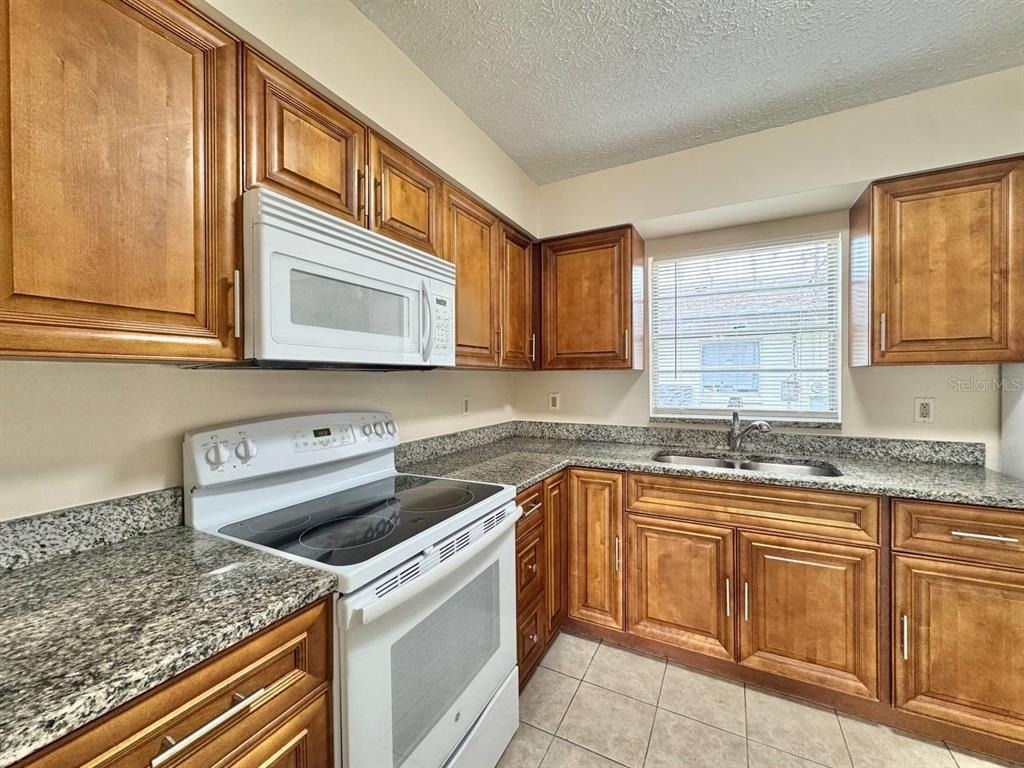 10015 N Aster Avenue - Photo 10