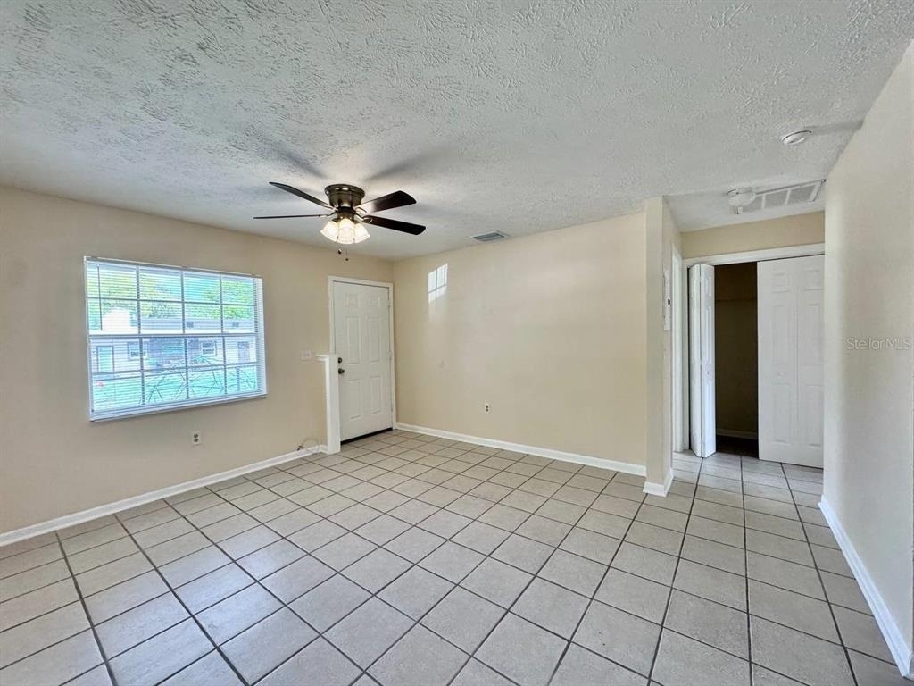 10015 N Aster Avenue - Photo 5