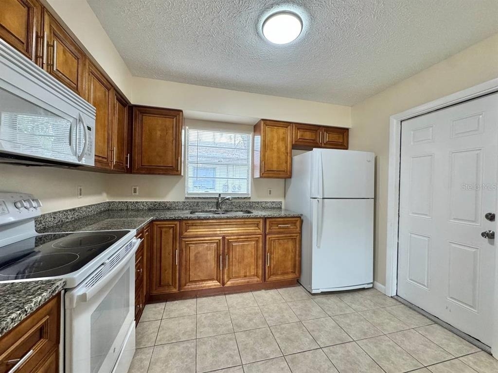 10015 N Aster Avenue - Photo 8
