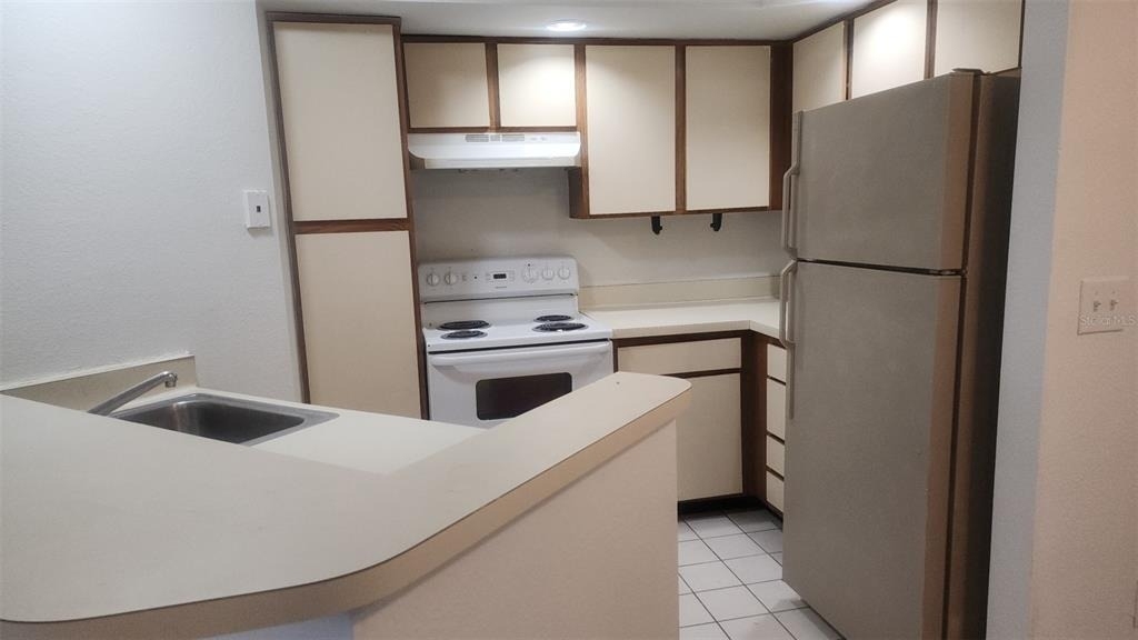 5713 Gatlin Avenue - Photo 3